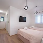 Villa Tatjana Krk By Istriaselect *